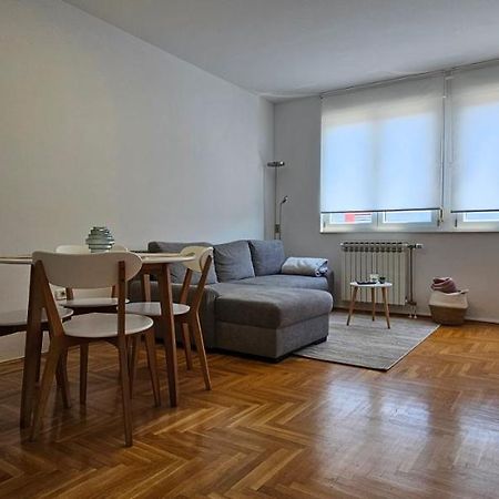 Uptown Place Apartment Zara Esterno foto
