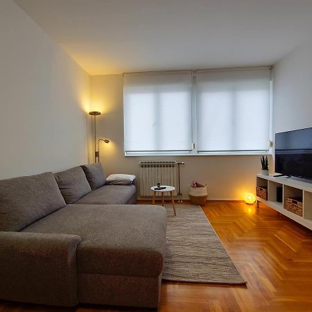 Uptown Place Apartment Zara Esterno foto