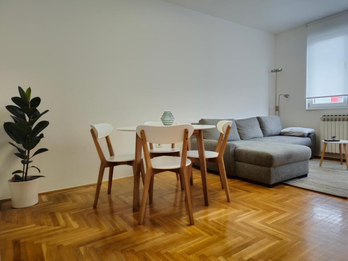 Uptown Place Apartment Zara Esterno foto