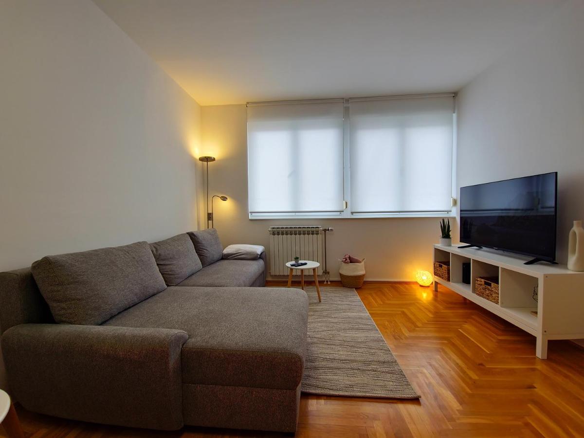 Uptown Place Apartment Zara Esterno foto