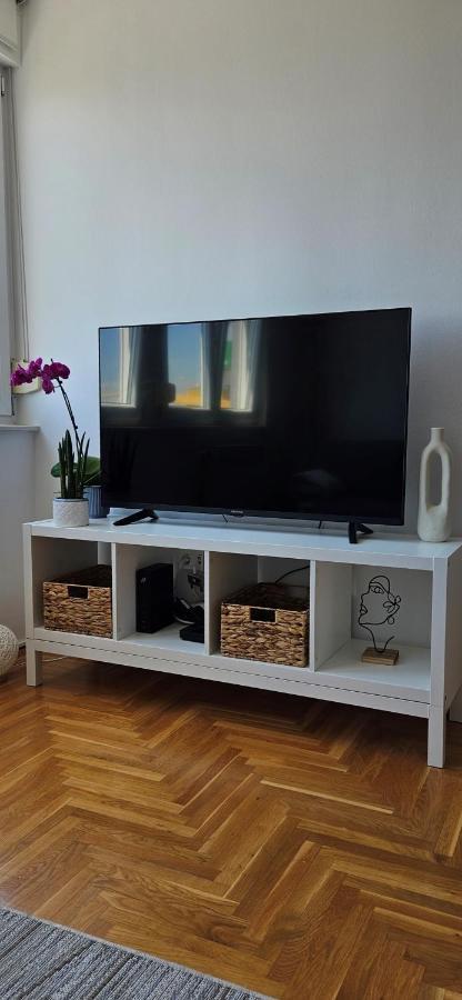 Uptown Place Apartment Zara Esterno foto